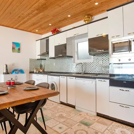 Islamlar 2 Bedroom Kalkan